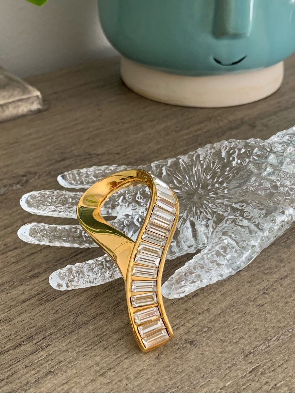 Vintage Signed Swarovski Crystals Swan Logo Baguette Rhinestones Gold Brooch Pin